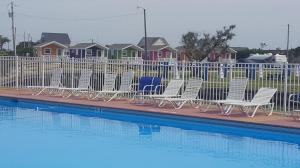 Cabins behind Pool